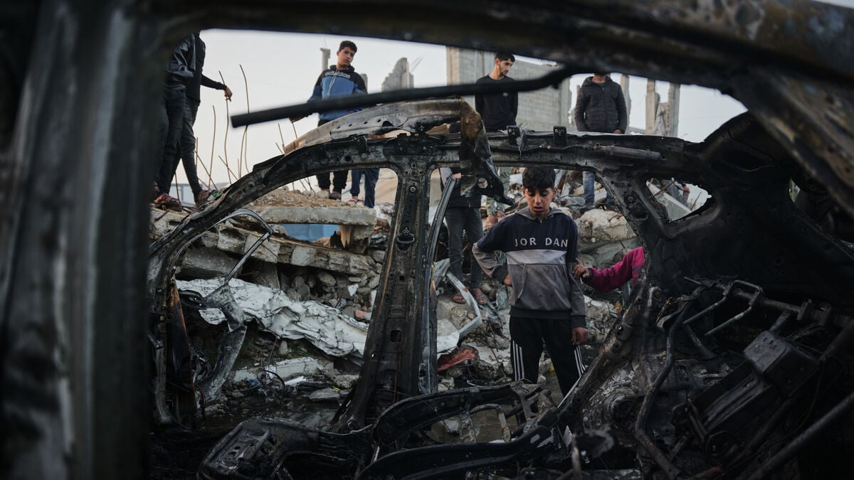 At least ten dead in Israeli attack on Gaza refugee camp