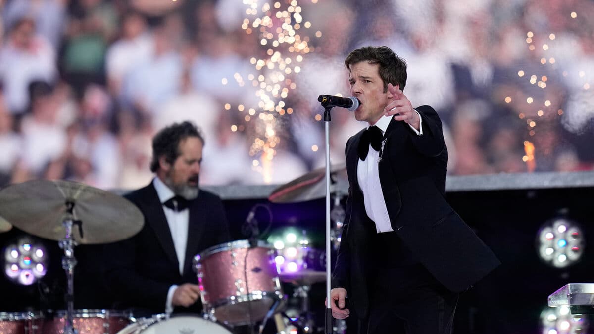 Brandon Flowers says he’s considering quitting music