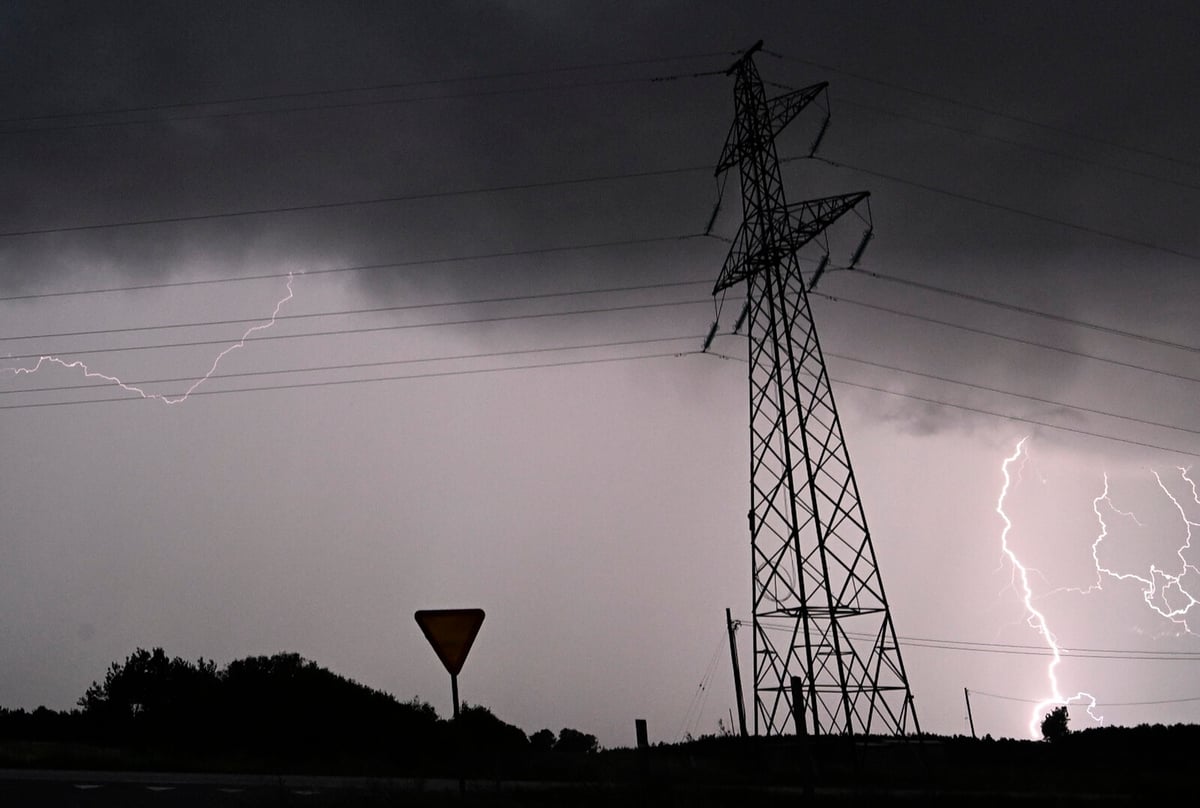SMHI Warns of Severe Thunderstorms in Northern Sweden