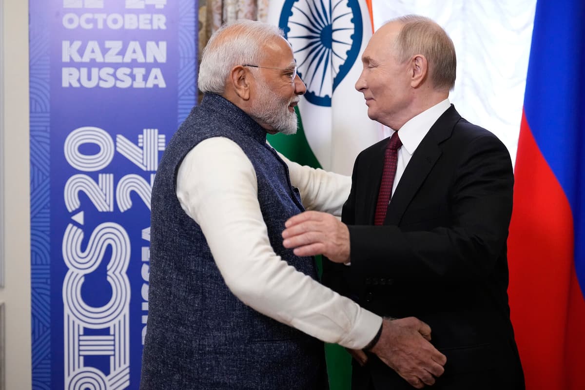 Modi Invites Putin to Visit India Later This Year