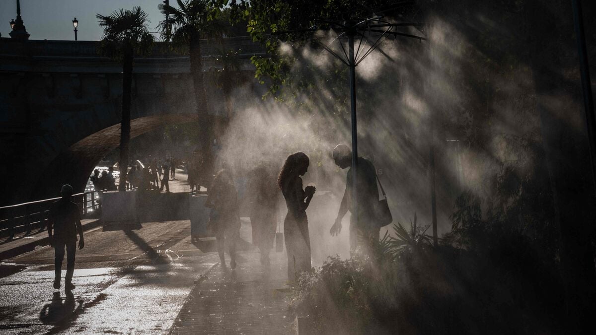 New heatwave in France closes Eiffel Tower early