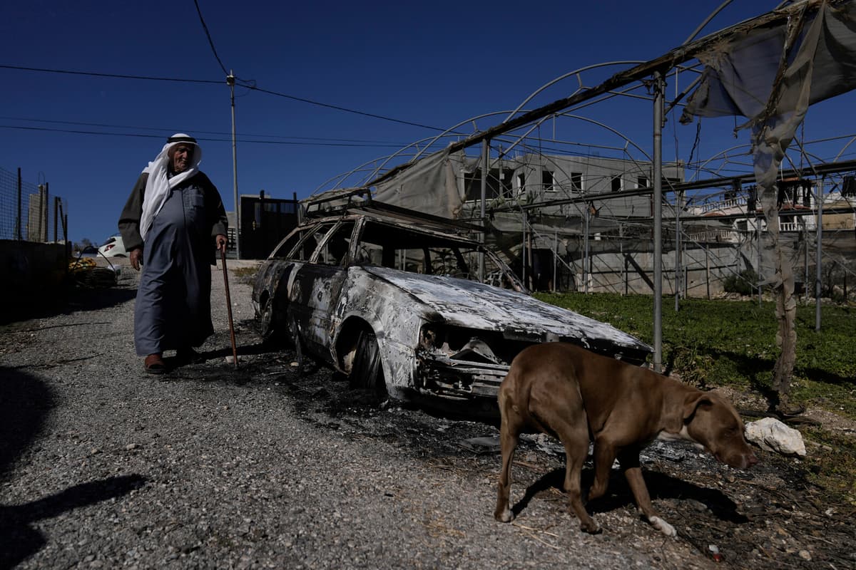 Trump lifts sanctions on settlers: Fear of violence