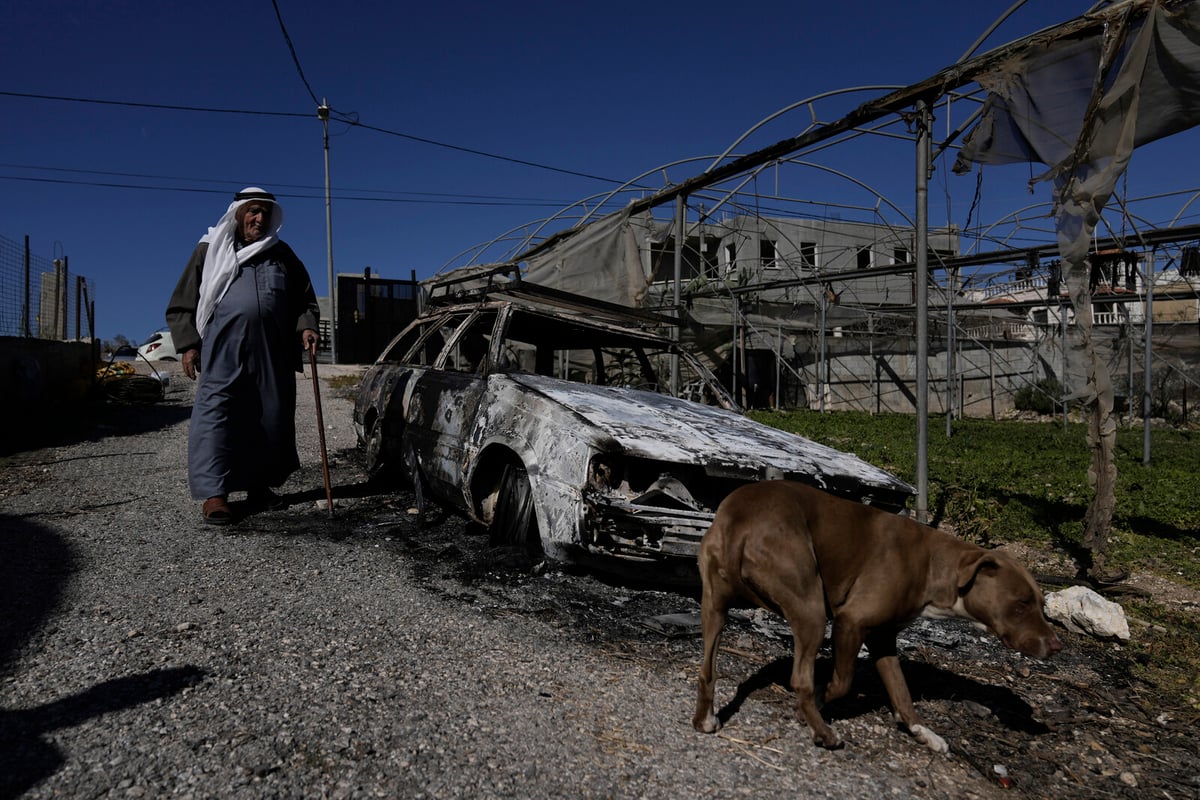 Trump lifts sanctions on settlers: Fear of violence