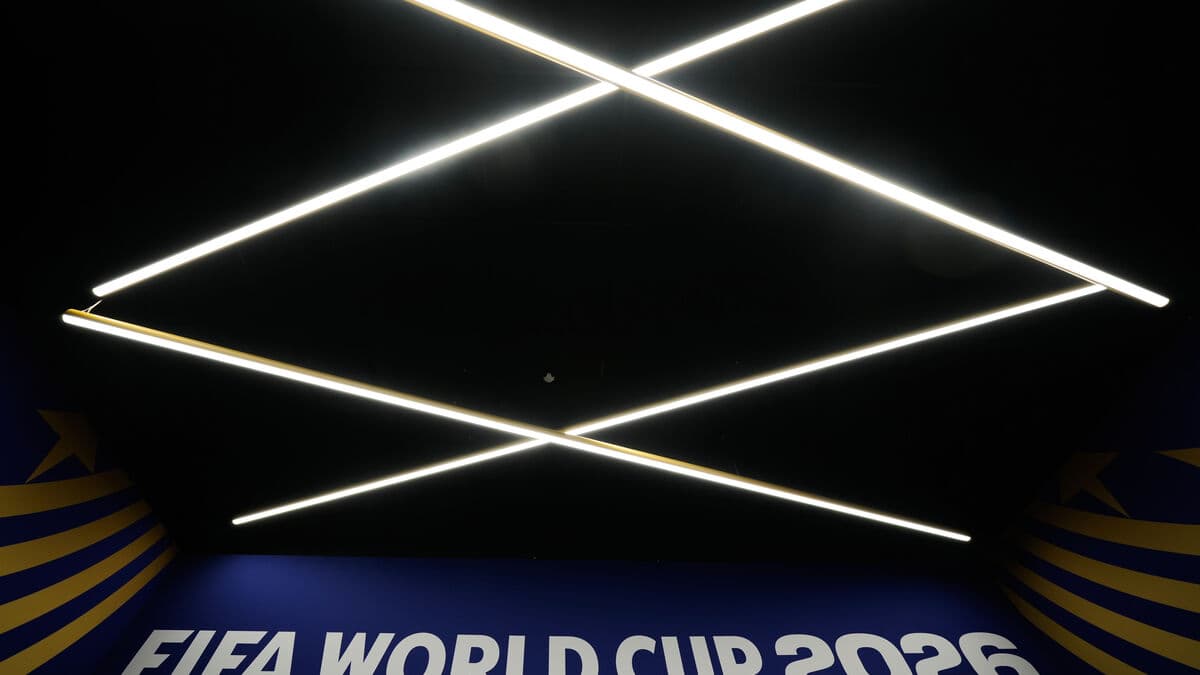 England World Cup team targeted by theft - shoes missing