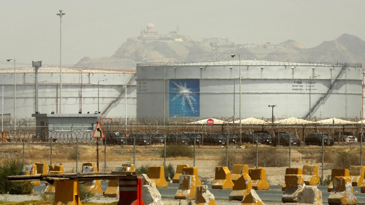 Saudi Arabia resumes oil exports through main pipeline after drone attacks