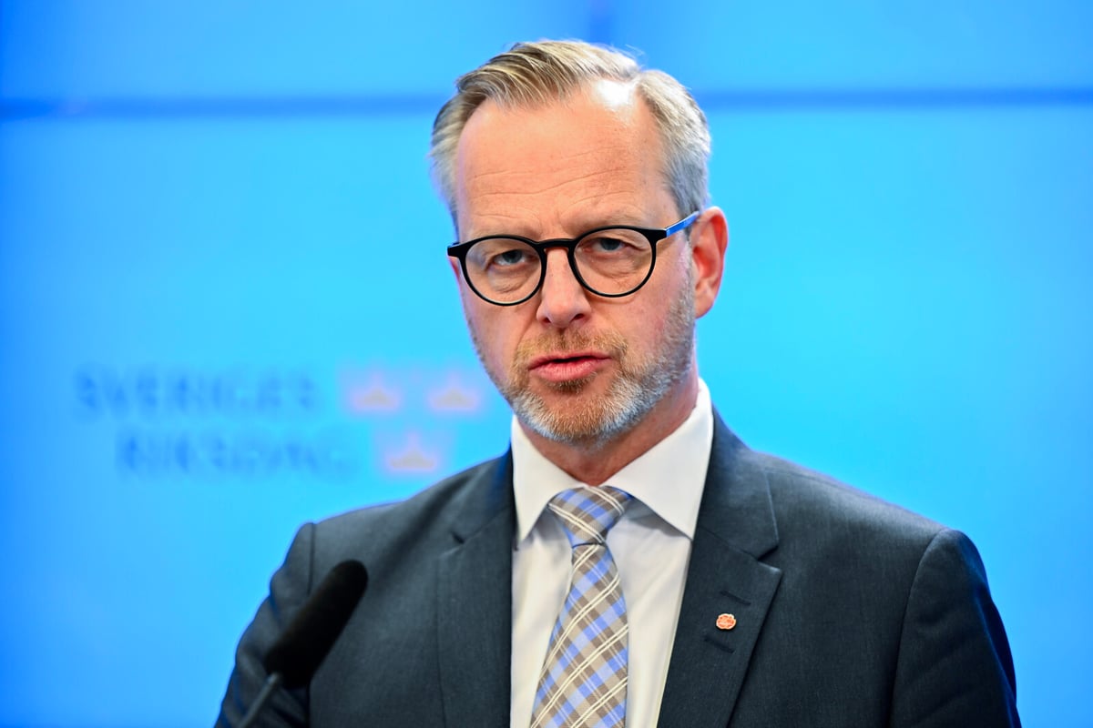 Social Democrats Propose Bank Tax to Boost Family Investments
