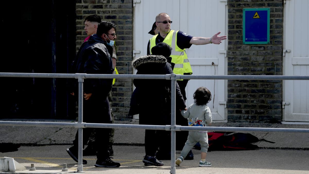 230 migrants cross English Channel in single boat, setting record