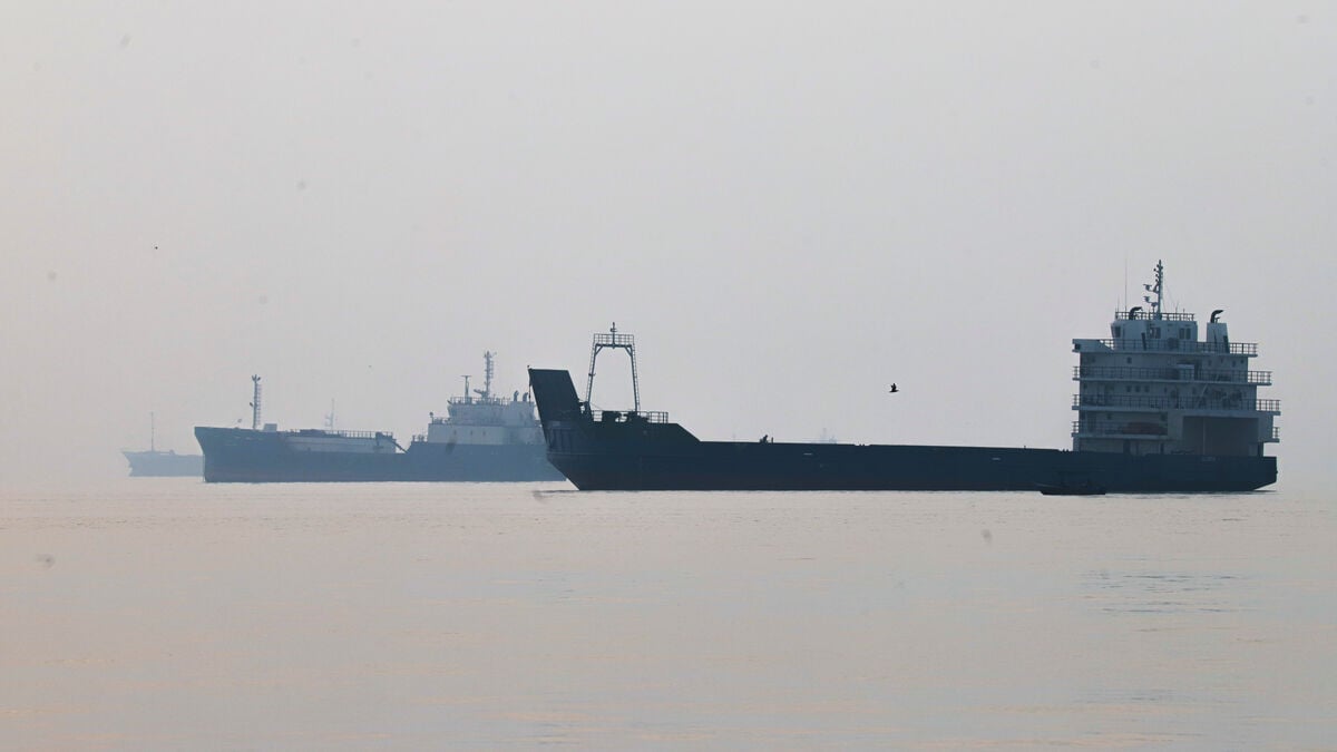 Oil Prices Rise as Ukraine Ceasefire Doubts and Middle East Tensions Rattle Markets