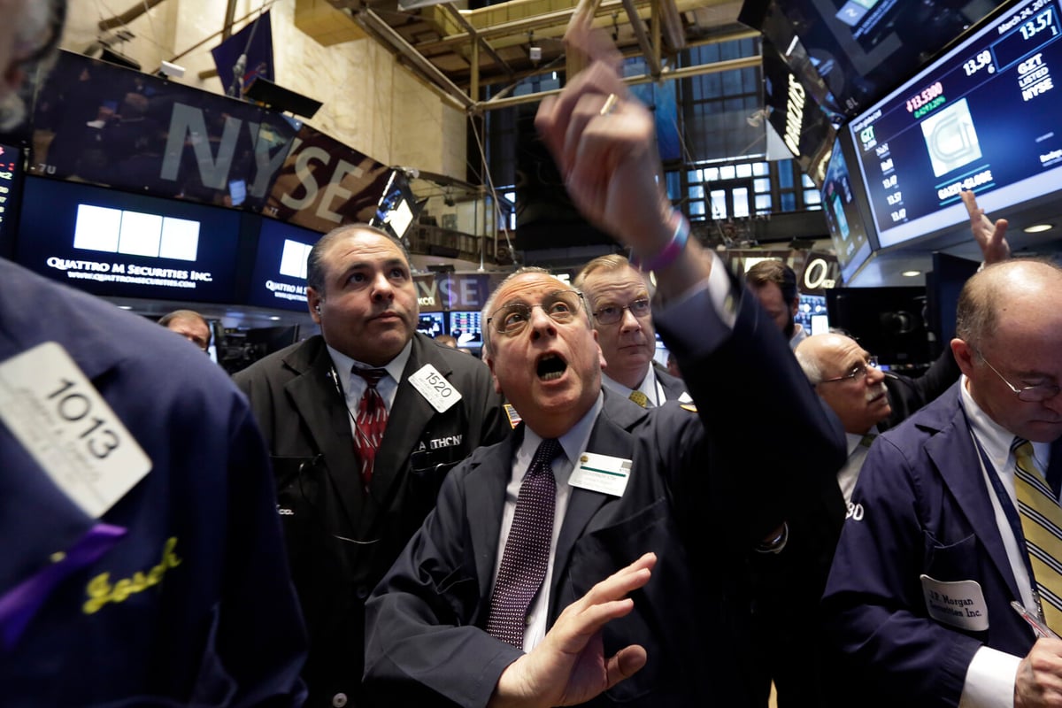 Weak Dollar Mitigates Tariff Impact for US Multinationals