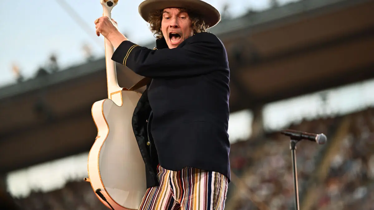 Håkan Hellström Adds Karlstad and Örebro to Next Year's Tour