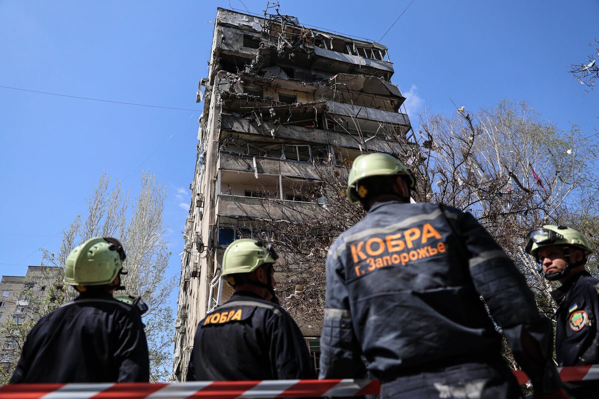 Russian Strikes Hit Zaporizhzhya and Odessa, Causing Casualties