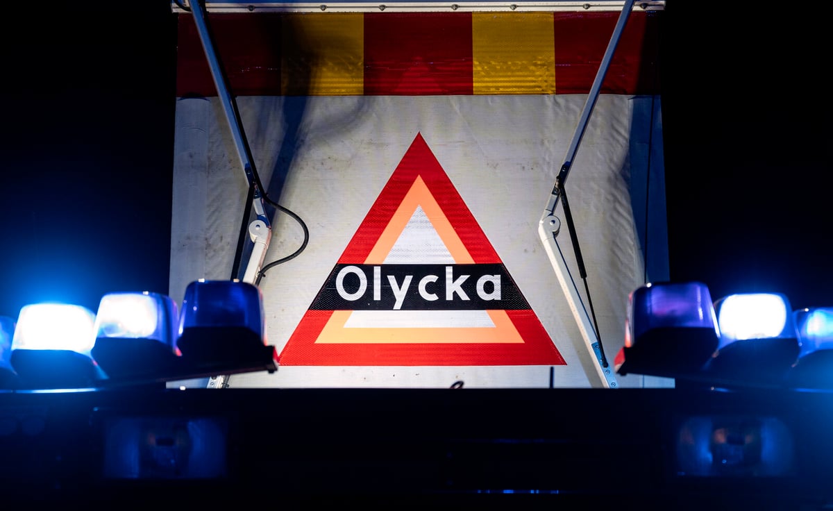 Man in His 20s Dies in Truck Collision in Hässleholm
