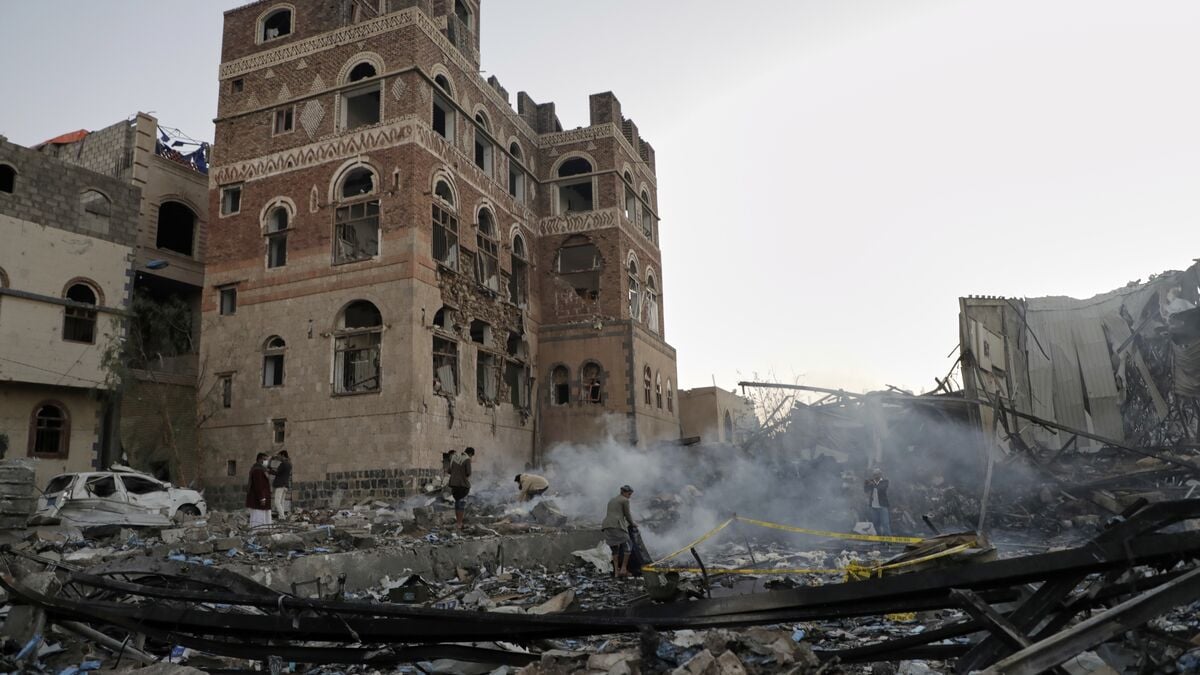 Saudi airstrikes hit Houthi strongholds in Yemen