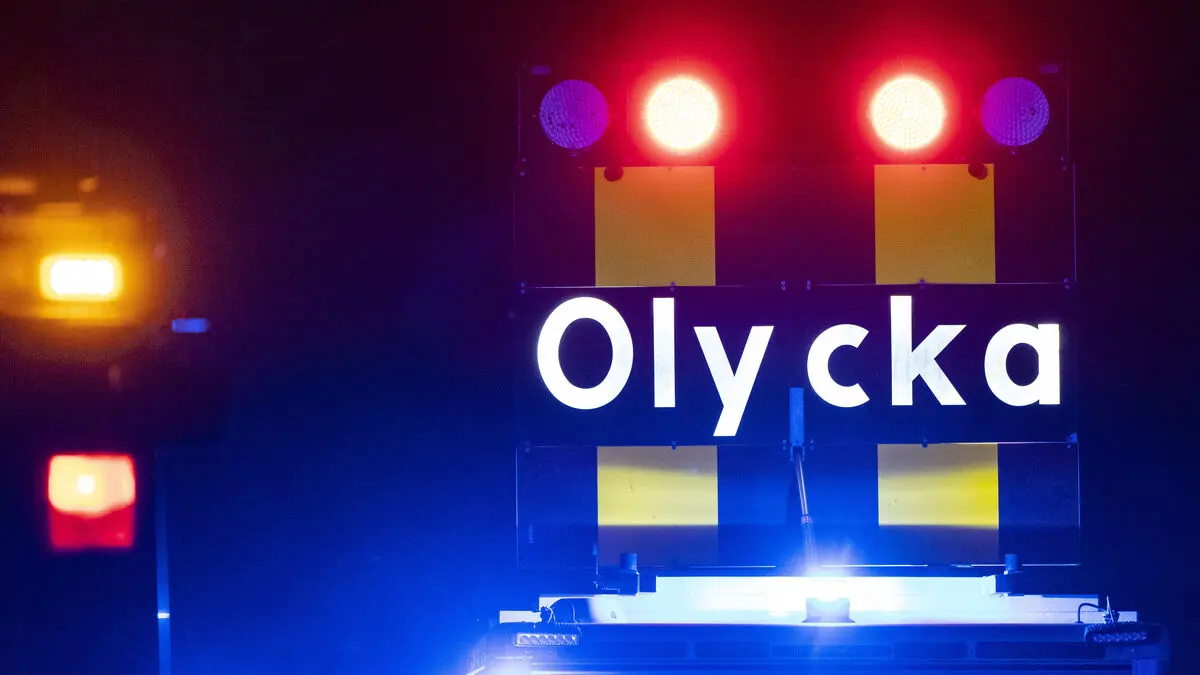 Car and bus in collision – man dead