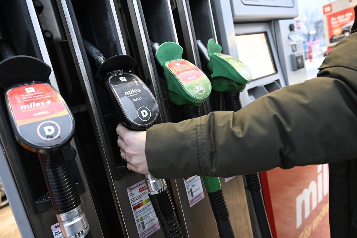 Gas Station Vandalism in Western Sweden Sends Child to Hospital