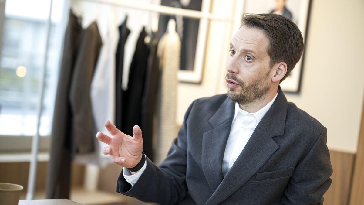 H&M's sales are not picking up, the stock is falling