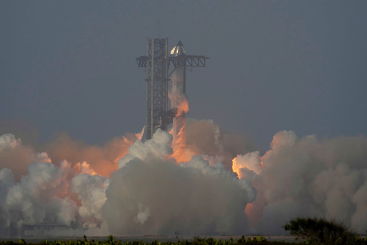 SpaceX Starship Explodes After Short Space Journey