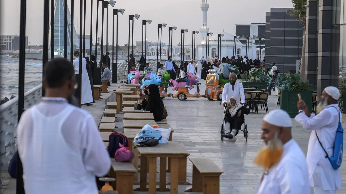 Alcohol ban eased in Saudi Arabia: "Like crazy"