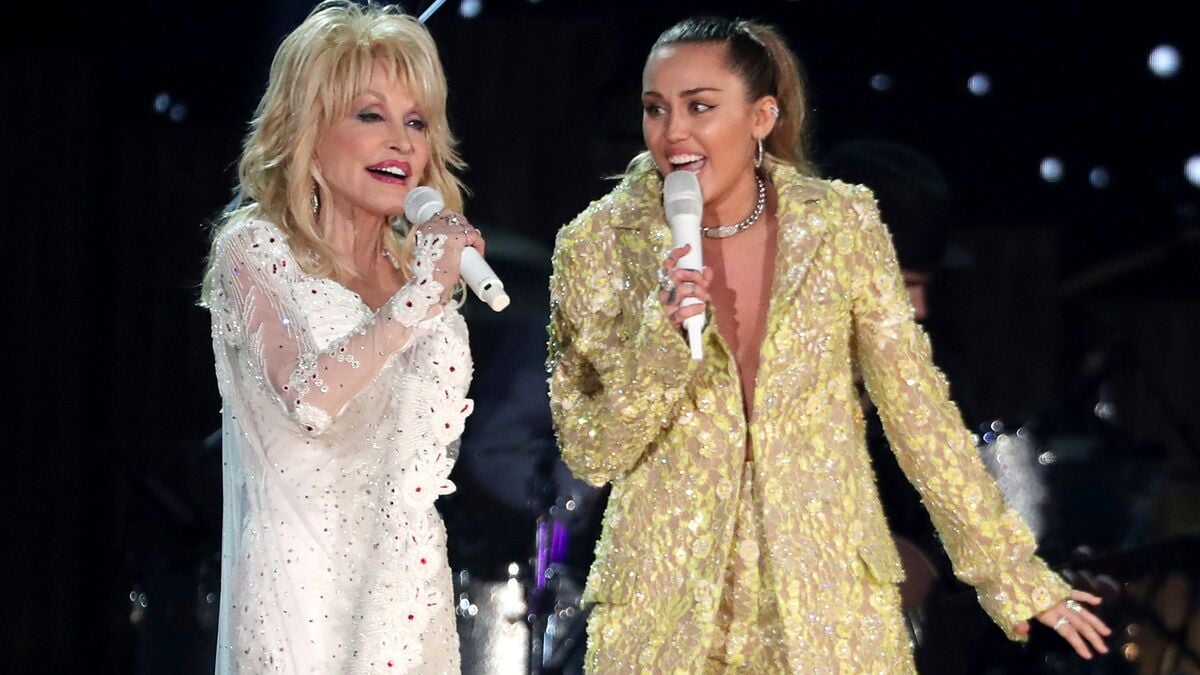 Miley Cyrus Breaks Down in Tears While Paying Tribute to Dolly Parton in Los Angeles