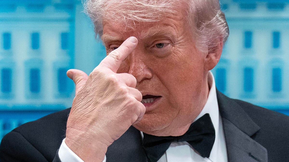 After the shootings: Trump in interview row over shooter's manifesto