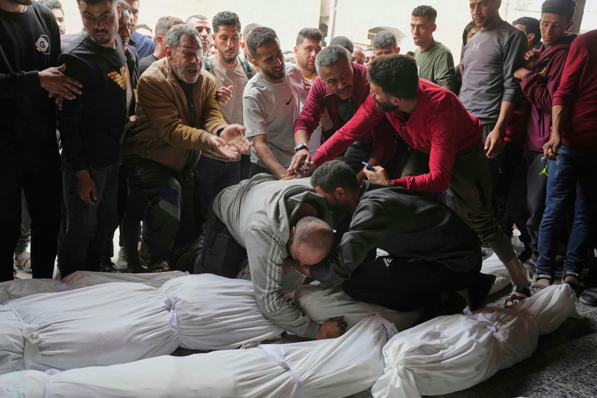 Gaza: Ten family members killed in new attack