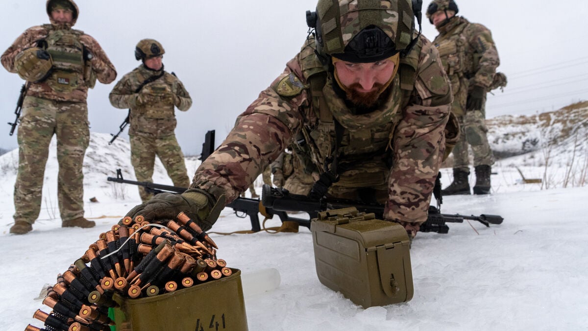 Zelenskyy supports troops on the Donetsk front