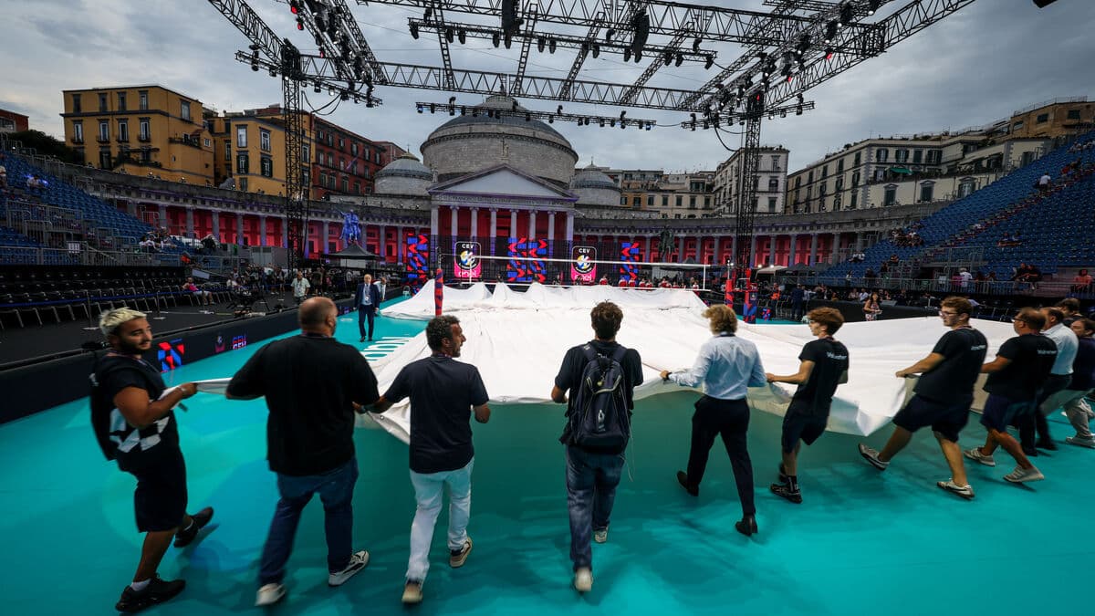 Rain disrupts Sweden’s European Championship volleyball debut against Italy