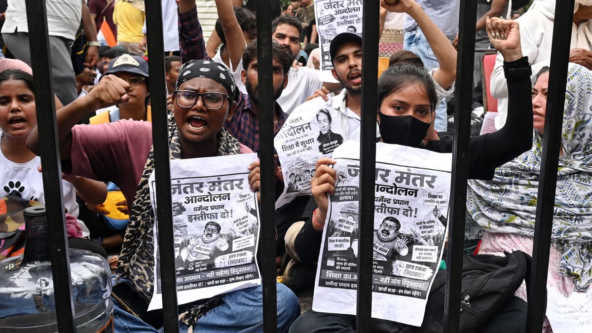 India’s Cockroach protests grow as tens of thousands challenge Modi over education scandal