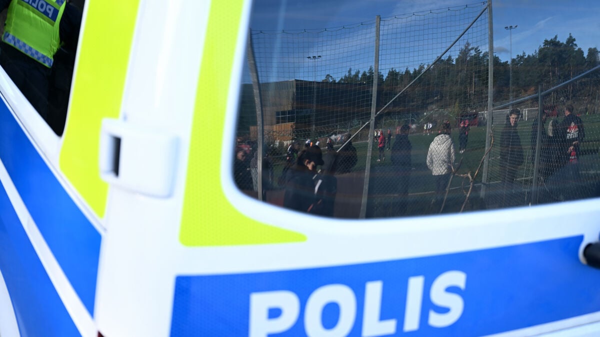 Residents evacuated after suspected dangerous object found in Örebro stairwell