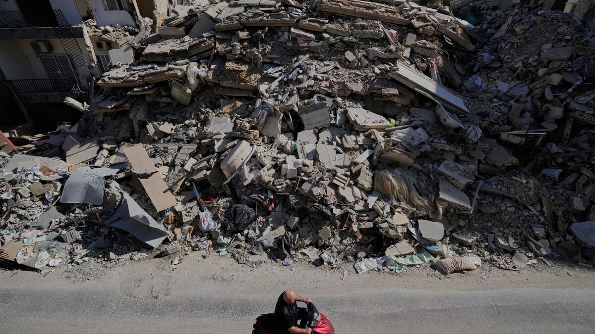 At least 15 killed in Israeli attacks in southern Lebanon, Health Ministry says