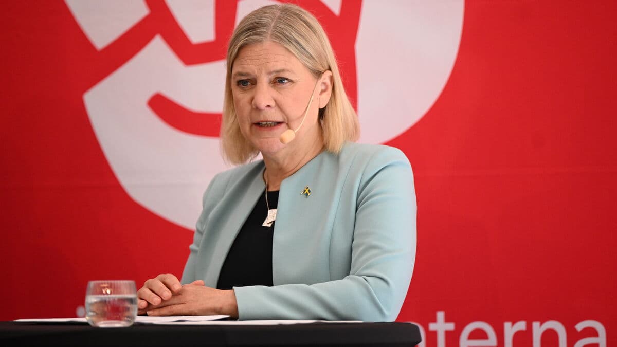 Social Democrats Propose Child Allowance Increase and End Qualifying Day