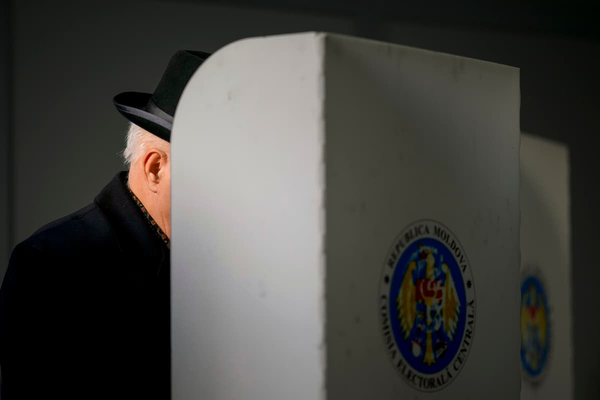 Moldova Arrests 70 in Probe of Alleged Russian-Linked Election Plot