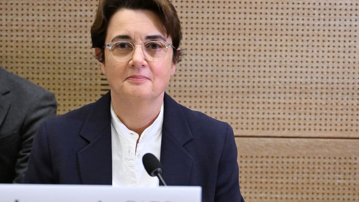 Louvre Director Acknowledges Security Flaws After Jewel Heist