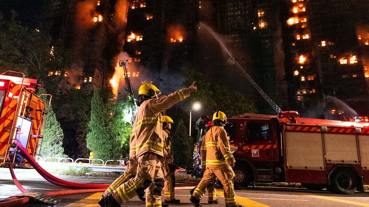 Many dead in Hong Kong fire
