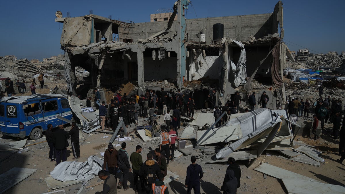 Around 30 killed in Gaza attacks