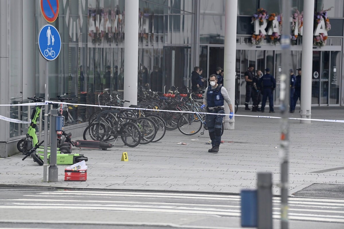Four Injured in Stabbing Near Tampere Shopping Center