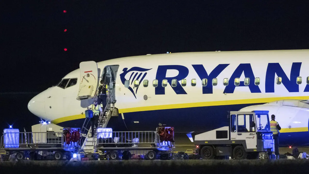 Man nearly pulled out of Ryanair plane window after it shatters mid-flight