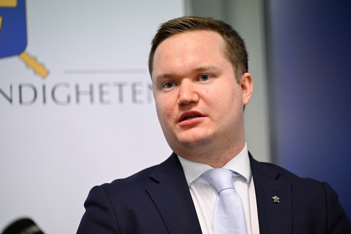 Prosecutor Seeks Long Sentences for Pension Fraud Defendants