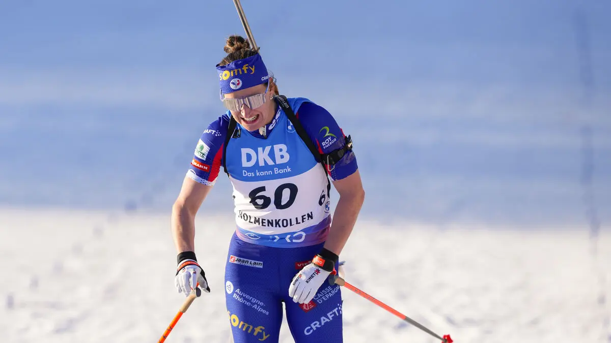 Biathlon star suspended after thefts