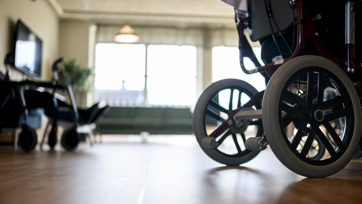Nursing home resident dies after wheelchair rolls into ditch in Katrineholm