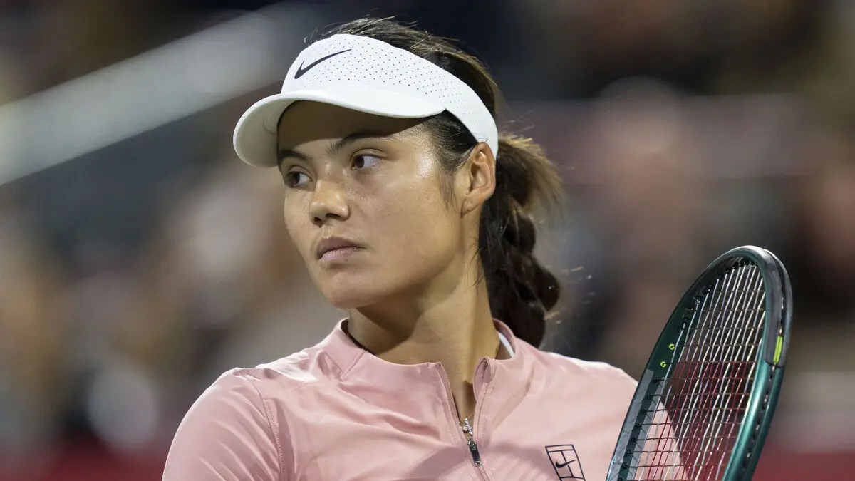 Emma Raducanu withdraws from Wimbledon after stress fracture in right leg