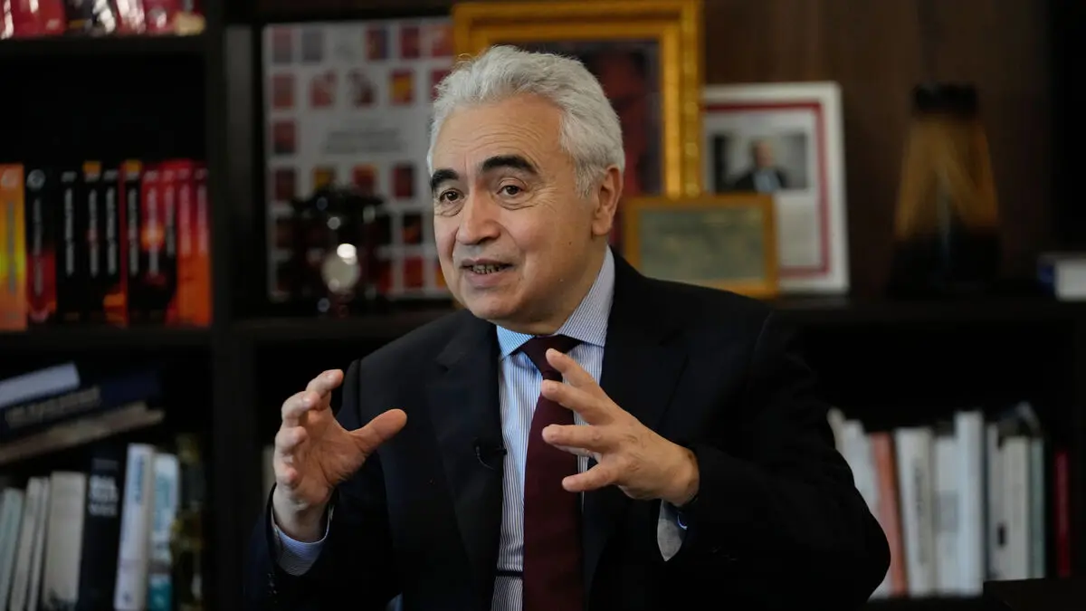 Oil Peak: War Is Driving the World Towards Renewable Energy