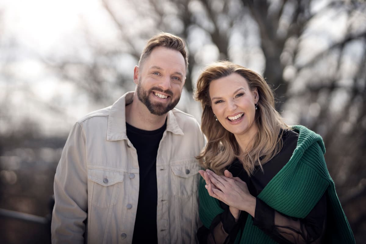 Sanna Nielsen and Robin Paulsson Reunite for Festive Christmas Show