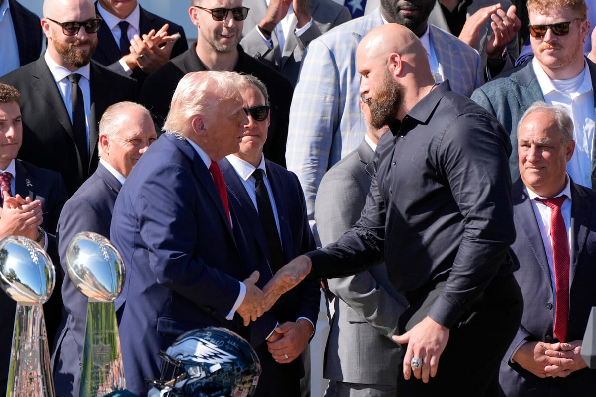 NFL Stars Boycott Trump White House Visit but Still Receive Praise