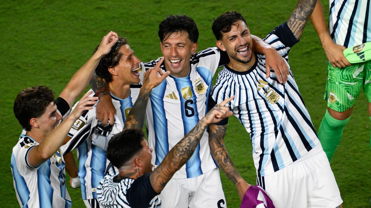 Argentina reach World Cup semifinals after Breel Embolo red card, extra-time win over Switzerland