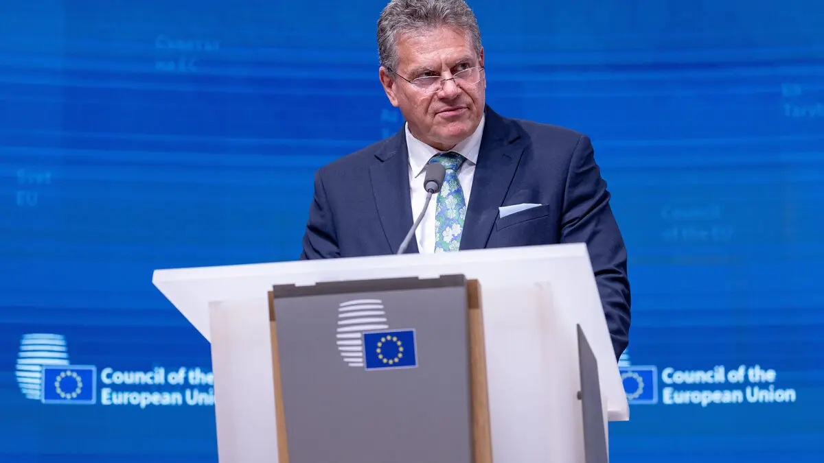 Britain back to EU student exchange