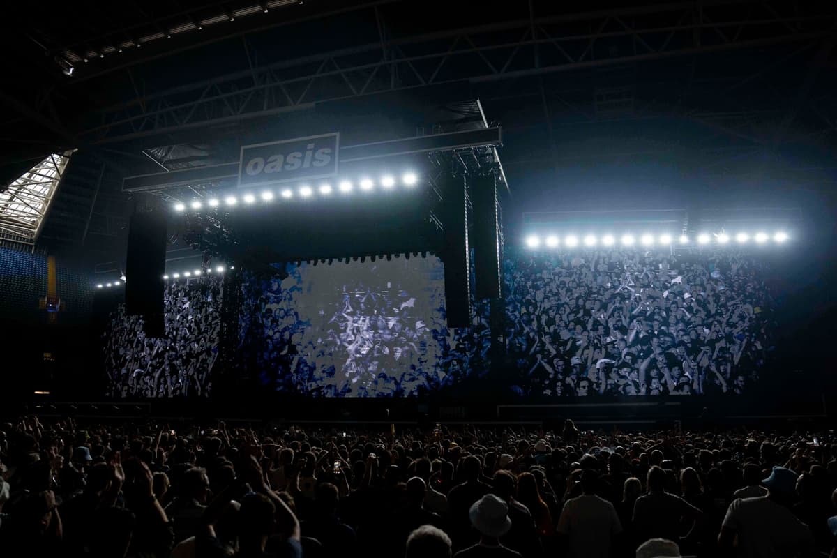 Man Dies After Fall at Oasis Concert in London