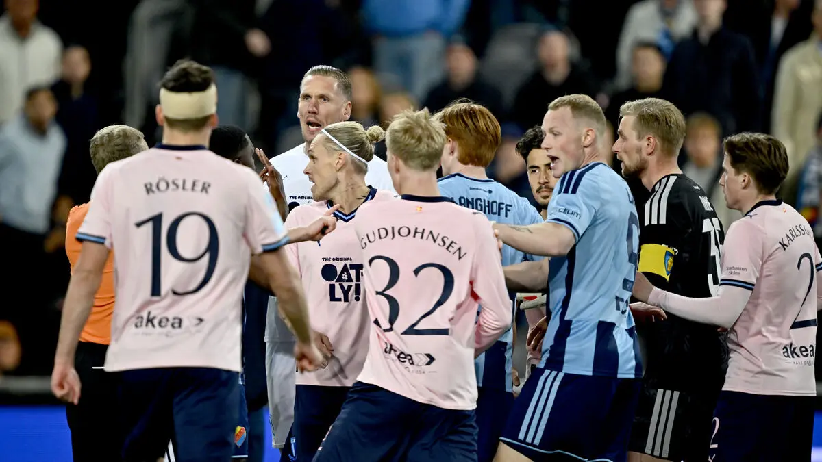 Huge brawl after top Swedish league match between Djurgården and Malmö FF - Robin Olsen attacked