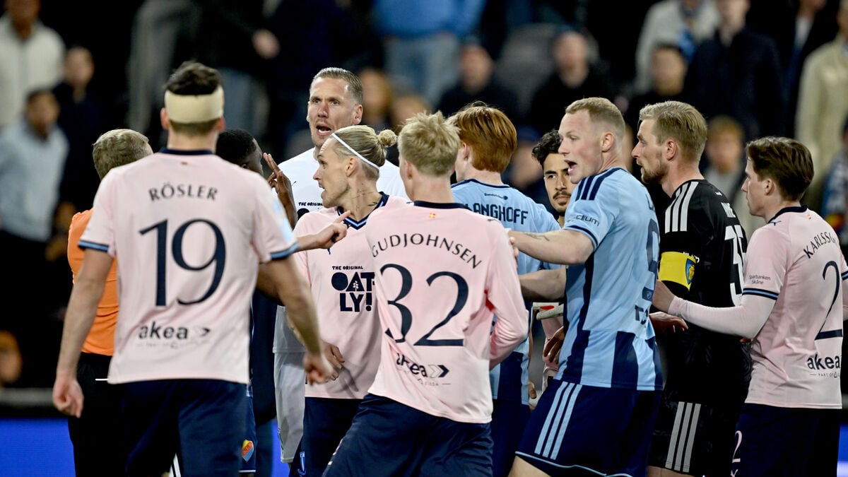 Huge brawl after top Swedish league match between Djurgården and Malmö FF - Robin Olsen attacked