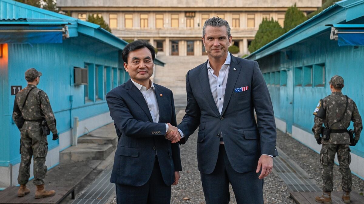 Hegseth at the border between North and South Korea